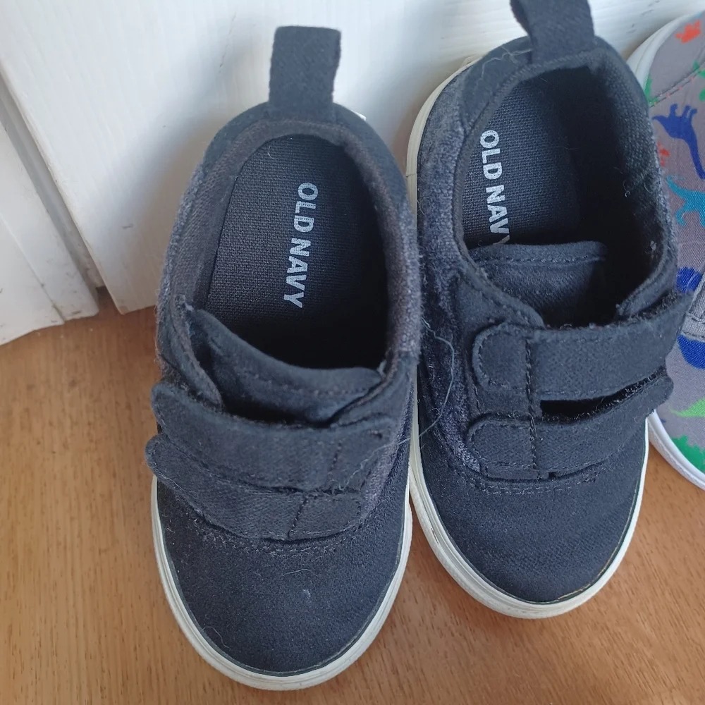 Boys shoe lot size 5, Nike, old Navy, Gerber